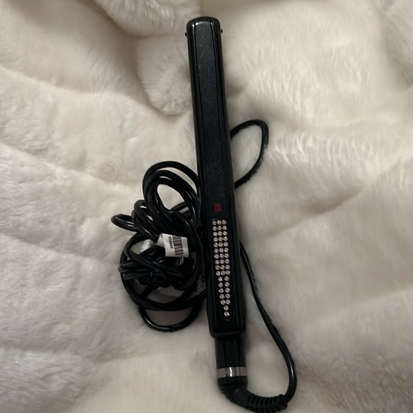 BaByliss Pro 1 inch straightening Iron Black with Rhinestones. Works great. - Picture 8 of 8